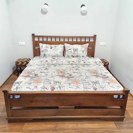 5хв від жд вокзалу Apartman *